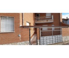 CHALET EN VENTA COMO NUEVO Y PATIO PRINCIPAL DE 40 METROS