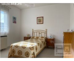 CASA CON DOS VIVIENDAS INDIVIDUALES CON GARAJE Y TRASTERO COMUNITARIO