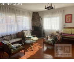 CASA CON DOS VIVIENDAS INDIVIDUALES CON GARAJE Y TRASTERO COMUNITARIO