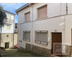 CASA CON DOS VIVIENDAS INDIVIDUALES CON GARAJE Y TRASTERO COMUNITARIO
