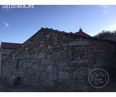PISO DE TRES HABITACIONES