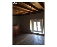 PISO DE TRES HABITACIONES