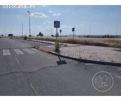 CASA ADOSADA EN NAVAHONDILLA
