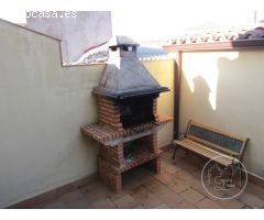 CASA ADOSADA EN NAVAHONDILLA