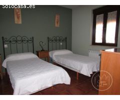 CASA ADOSADA EN NAVAHONDILLA