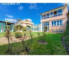 EXCLUSIVO CHALET DE 4 PLANTAS CON PISCINA