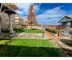 EXCLUSIVO CHALET DE 4 PLANTAS CON PISCINA