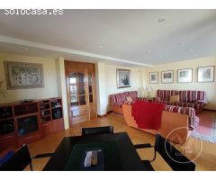 EXCLUSIVO CHALET DE 4 PLANTAS CON PISCINA
