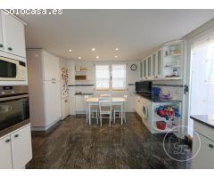 EXCLUSIVO CHALET DE 4 PLANTAS CON PISCINA