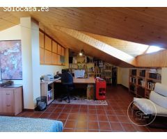 EXCLUSIVO CHALET DE 4 PLANTAS CON PISCINA