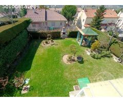 EXCLUSIVO CHALET DE 4 PLANTAS CON PISCINA