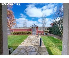EXCLUSIVO CHALET DE 4 PLANTAS CON PISCINA