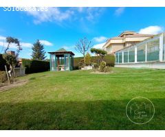 EXCLUSIVO CHALET DE 4 PLANTAS CON PISCINA