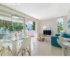 Casa exterior en Las Cruces lista para entrar a vivir con garaje y terraza