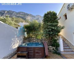 Venta de tu Villa de Ensueño con Vistas al Mar y al Montgó