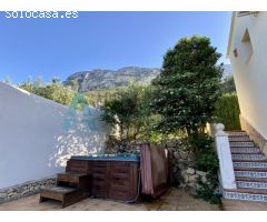 Venta de tu Villa de Ensueño con Vistas al Mar y al Montgó