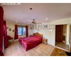 Venta de tu Villa de Ensueño con Vistas al Mar y al Montgó