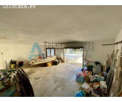 Venta de tu Villa de Ensueño con Vistas al Mar y al Montgó