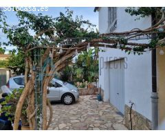 Villa independiente con piscina en venta en Dénia
