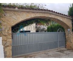 Villa independiente con piscina en venta en Dénia