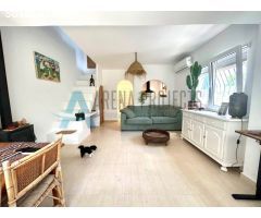 En Venta: Bungalow reformado a unos pasos del mar en Dénia
