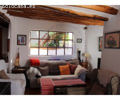 Preciosa casa restaurado con cariño al estilo Alpujarra tradicional.