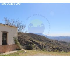 Preciosos cortijo menos de 100m del pueblo.