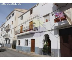 Impresionante casa en Cádiar, en una ubicación inmejorable en pleno centro del