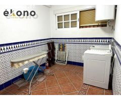 Piso de dos dormitorios y con ascensor.