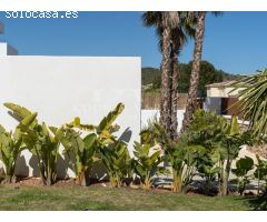 Villa Ca Salina - estilo Ibiza, a distancia a pie de la escuela internacional,