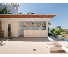 Villa Amalia - Vistas al mar Mediterráneo, al Ifach y al Montgó