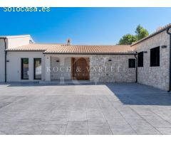 Villa Carrals en Denia - Lujo y Vista Mediterránea