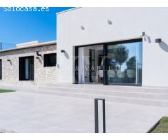 Villa Carrals en Denia - Lujo y Vista Mediterránea