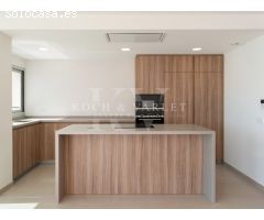 Villa Lirios - Un Refugio de Lujo en la Costa Mediterránea