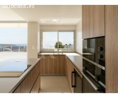 Villa Lirios - Un Refugio de Lujo en la Costa Mediterránea