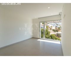 Villa Lirios - Un Refugio de Lujo en la Costa Mediterránea