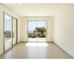 Villa Lirios - Un Refugio de Lujo en la Costa Mediterránea