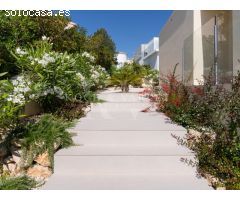 Villa Lirios - Un Refugio de Lujo en la Costa Mediterránea
