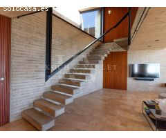Villa de lujo con diseño único de hormigón visto en Benissa