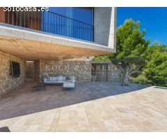 Villa de lujo con diseño único de hormigón visto en Benissa