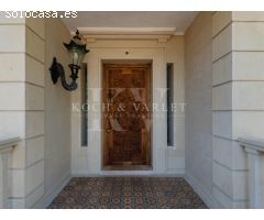 Elegancia Colonial en Las Rotas: Villa Exclusiva a unos pasos del mar
