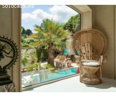 Elegancia Colonial en Las Rotas: Villa Exclusiva a unos pasos del mar