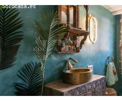 Elegancia Colonial en Las Rotas: Villa Exclusiva a unos pasos del mar
