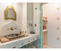 Elegancia Colonial en Las Rotas: Villa Exclusiva a unos pasos del mar
