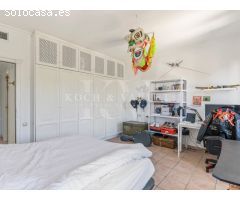 Elegancia Colonial en Las Rotas: Villa Exclusiva a unos pasos del mar