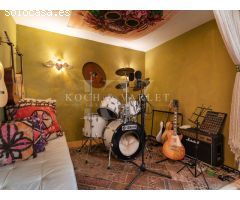 Elegancia Colonial en Las Rotas: Villa Exclusiva a unos pasos del mar