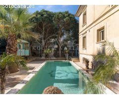 Elegancia Colonial en Las Rotas: Villa Exclusiva a unos pasos del mar