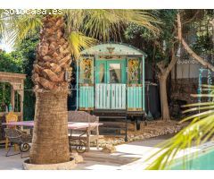 Elegancia Colonial en Las Rotas: Villa Exclusiva a unos pasos del mar