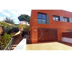 Casa a 3 vientos del año 2006,con jardín y terraza de 70 m2