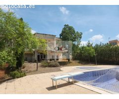 CHALET EN URBANIZACIÓN ALTORREAL